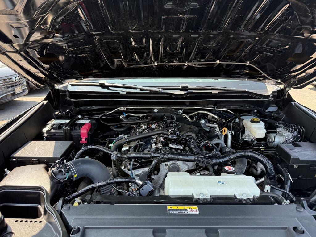 Used 2025 Toyota Tacoma SR5 AWD/4WD image 30