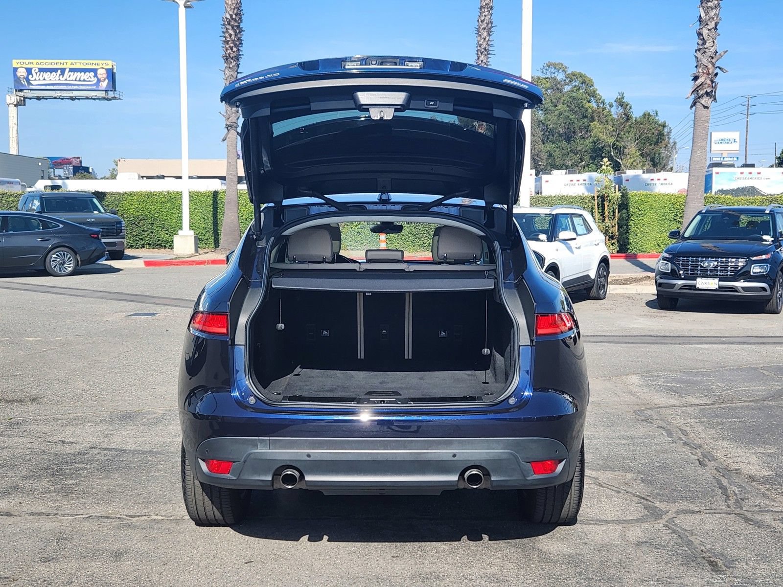 Used 2019 Jaguar F-PACE Premium AWD/4WD image 12