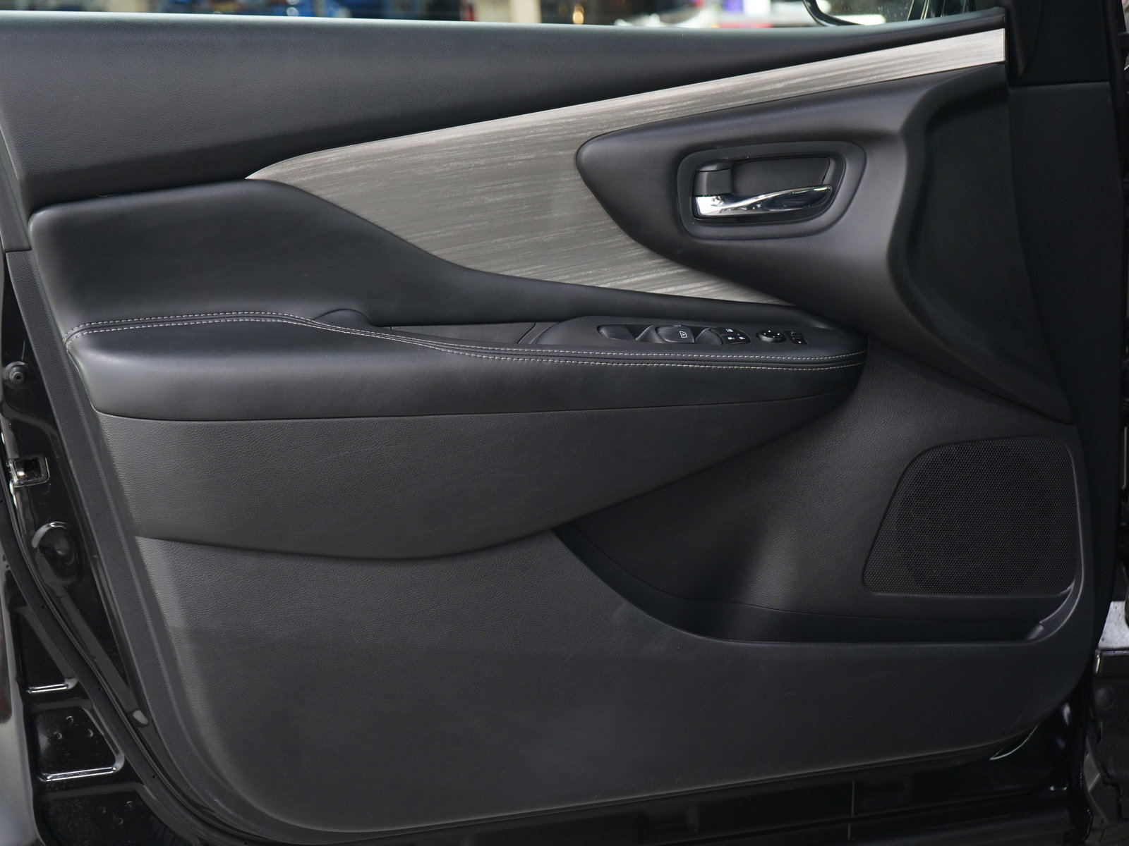 Used 2017 Nissan Murano SV image 19