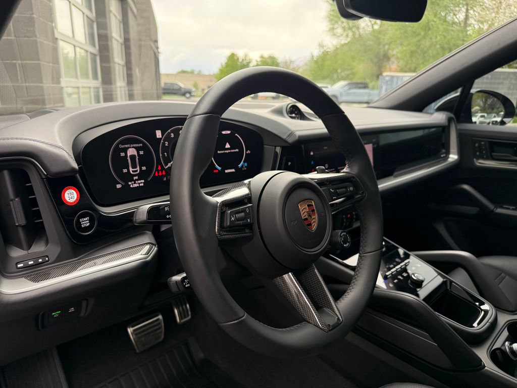 Used 2026 Porsche Cayenne S AWD/4WD image 33