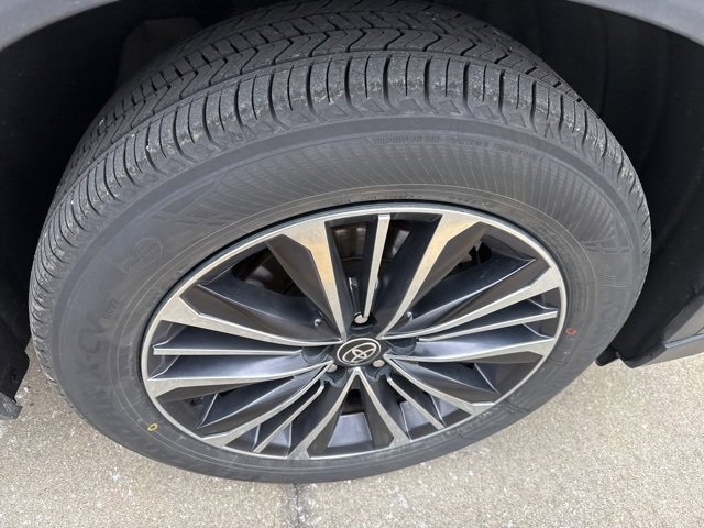 Used 2024 Toyota Grand Highlander AWD Hybrid image 12