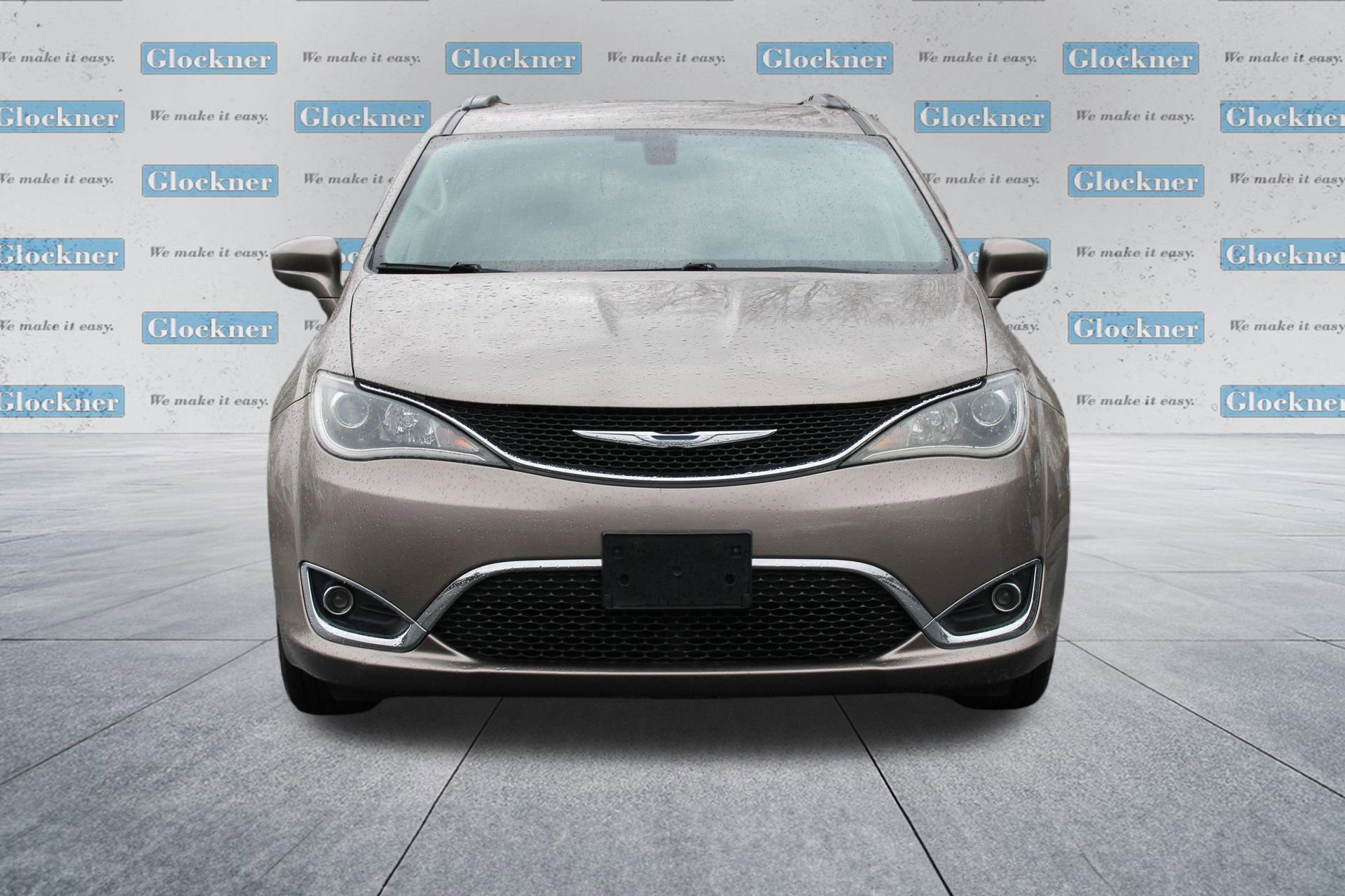 Used 2017 Chrysler Pacifica Touring-L image 2