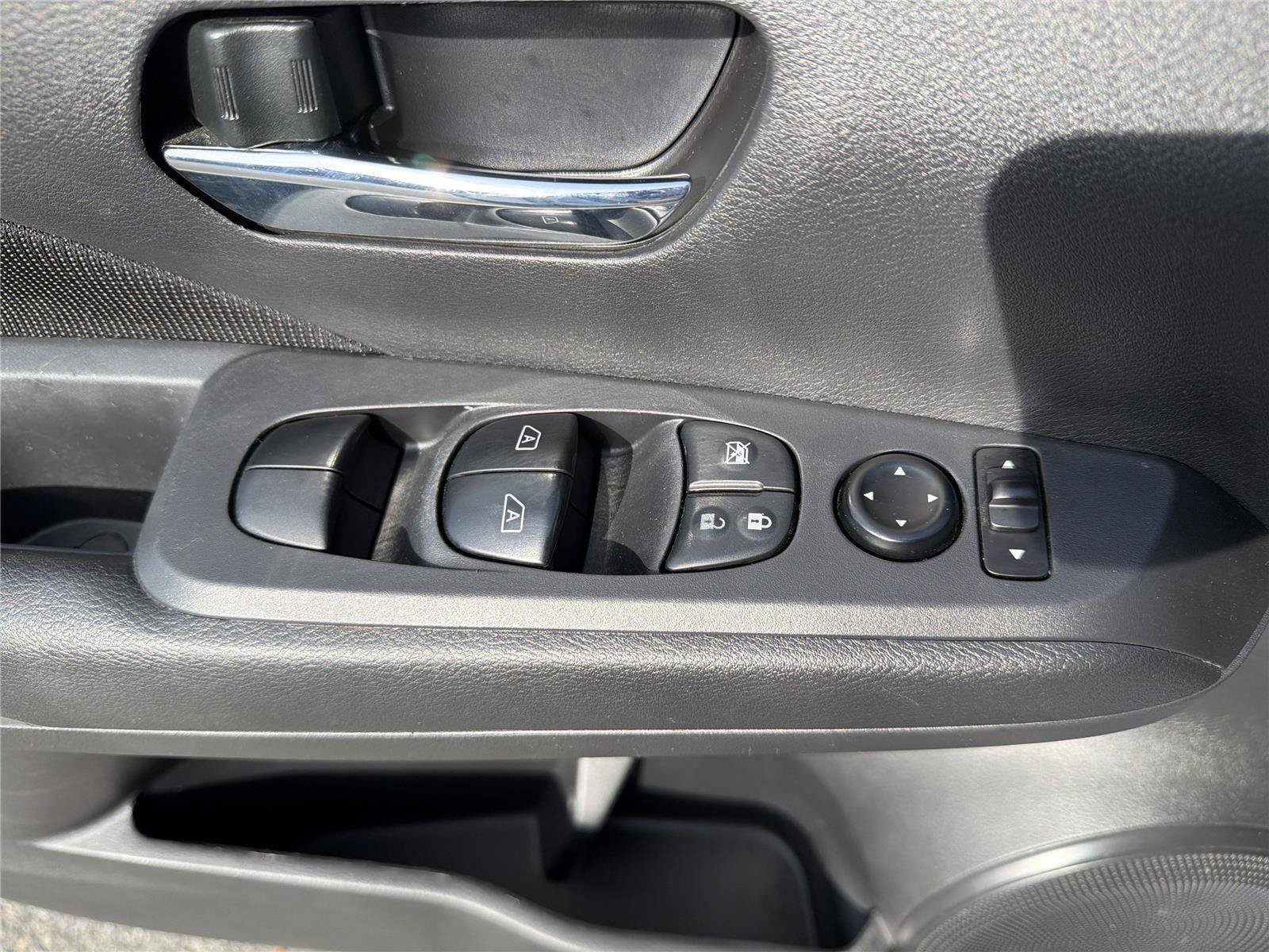 Used 2023 Nissan Kicks SV FWD image 26