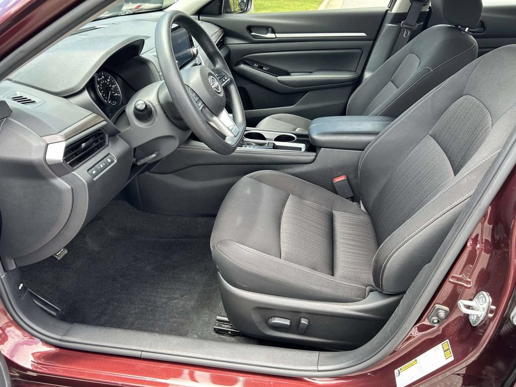 Used 2023 Nissan Altima 2.5 SV FWD image 18
