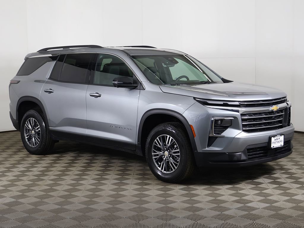 Used 2026 Chevrolet Traverse LT w/ Driver Confidence Package image 2