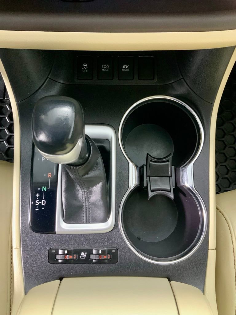 Used 2016 Toyota Highlander Limited Platinum image 25