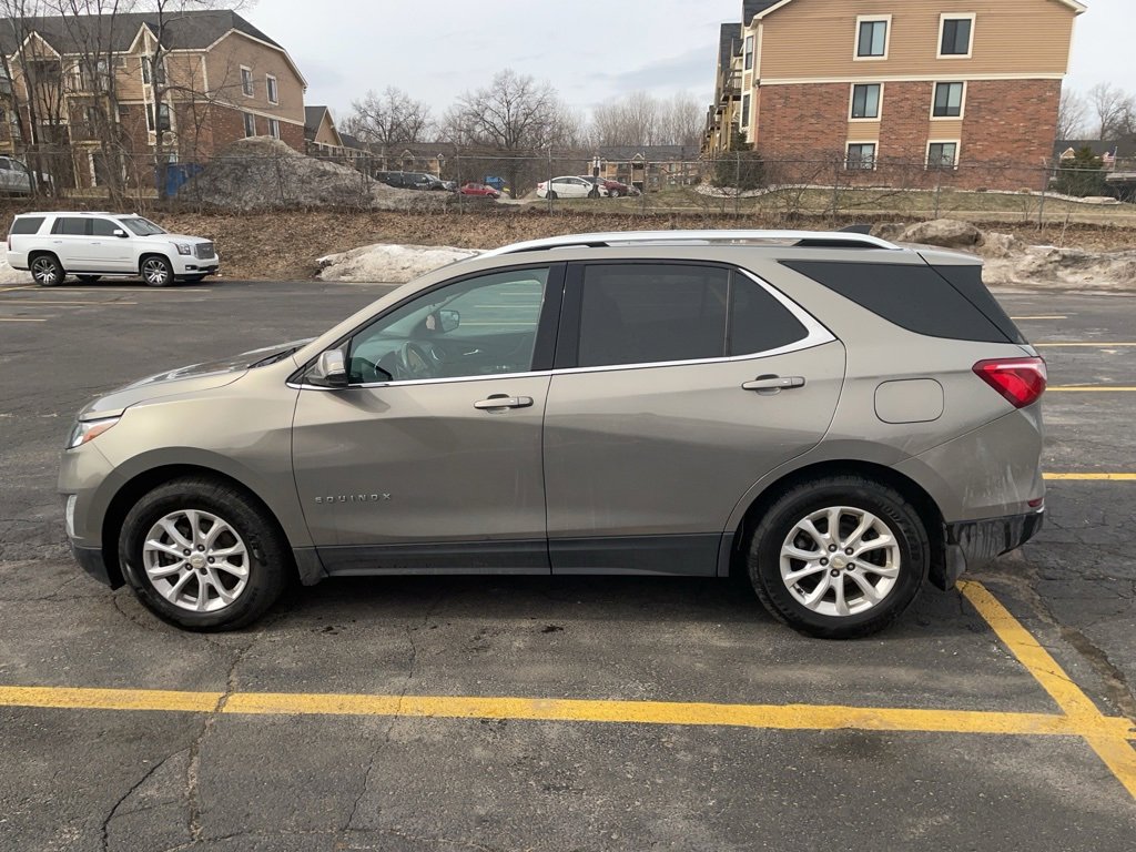 Used 2018 Chevrolet Equinox LT w/ Sun & Infotainment Package image 8
