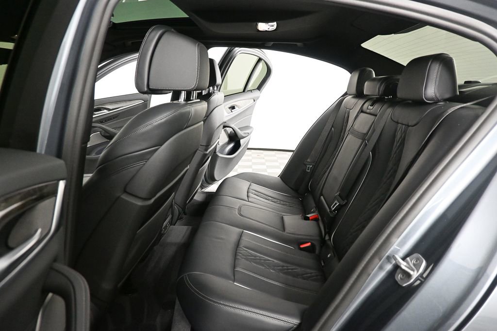 Used 2022 BMW 540i w/ Premium Package image 18
