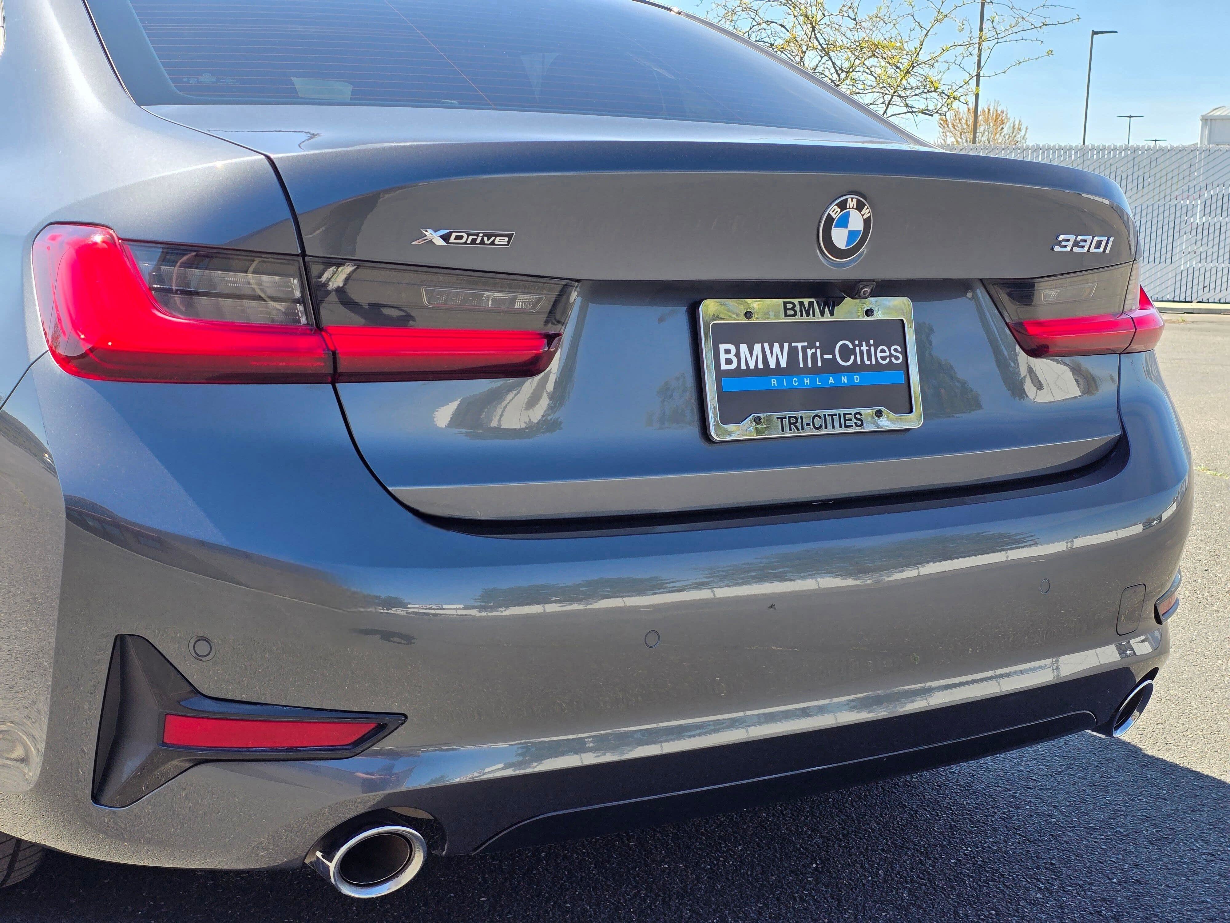 Used 2021 BMW 330i xDrive Sedan w/ Convenience Package image 7