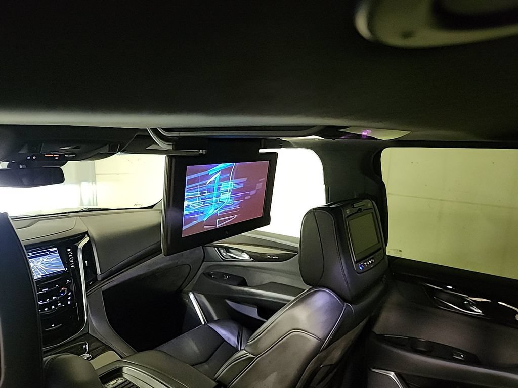 Used 2019 Cadillac Escalade ESV Platinum AWD/4WD image 16