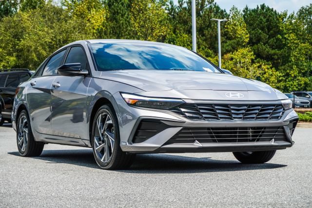 Certified 2025 Hyundai Elantra SEL FWD image 8