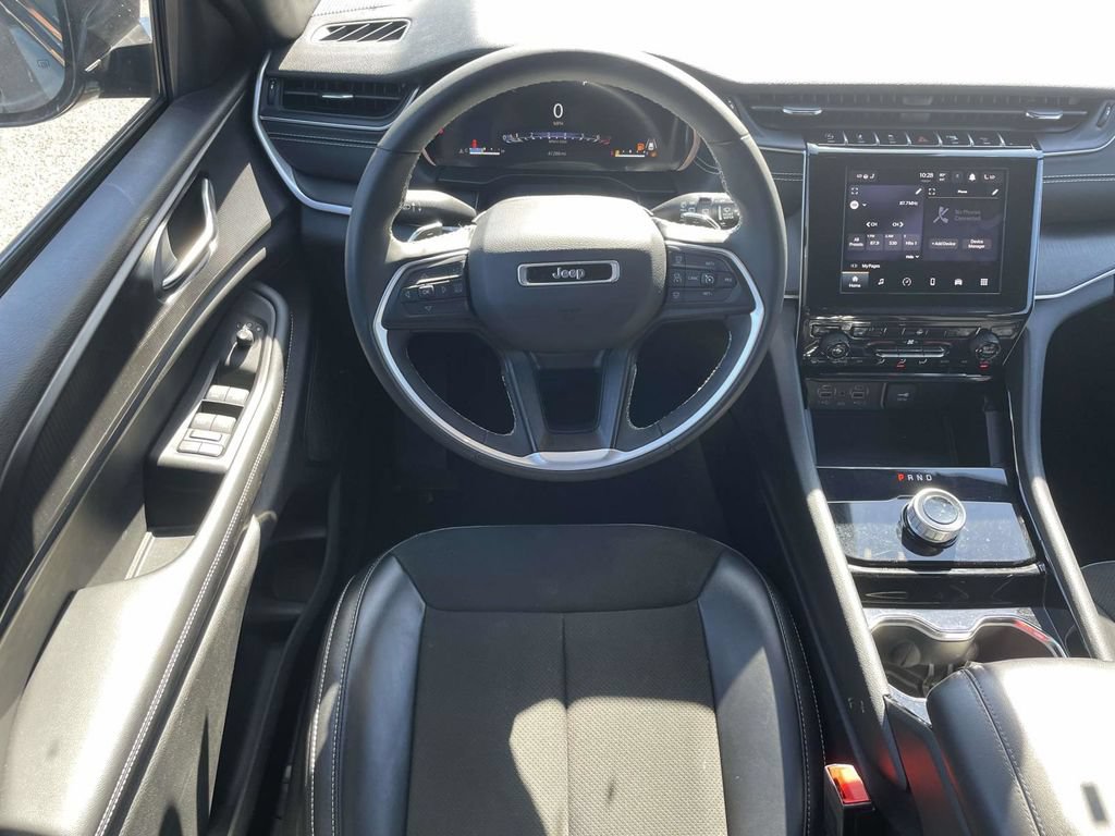 Used 2023 Jeep Grand Cherokee Altitude AWD/4WD image 19