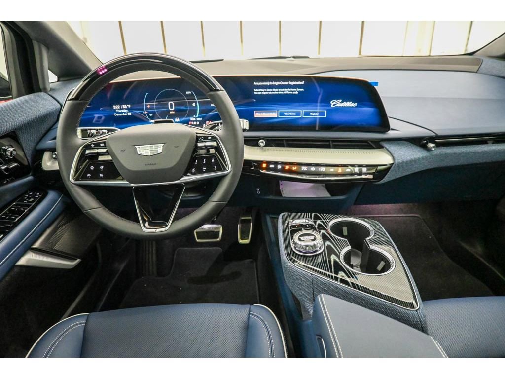 New 2026 Cadillac Optiq Luxury 2 image 15