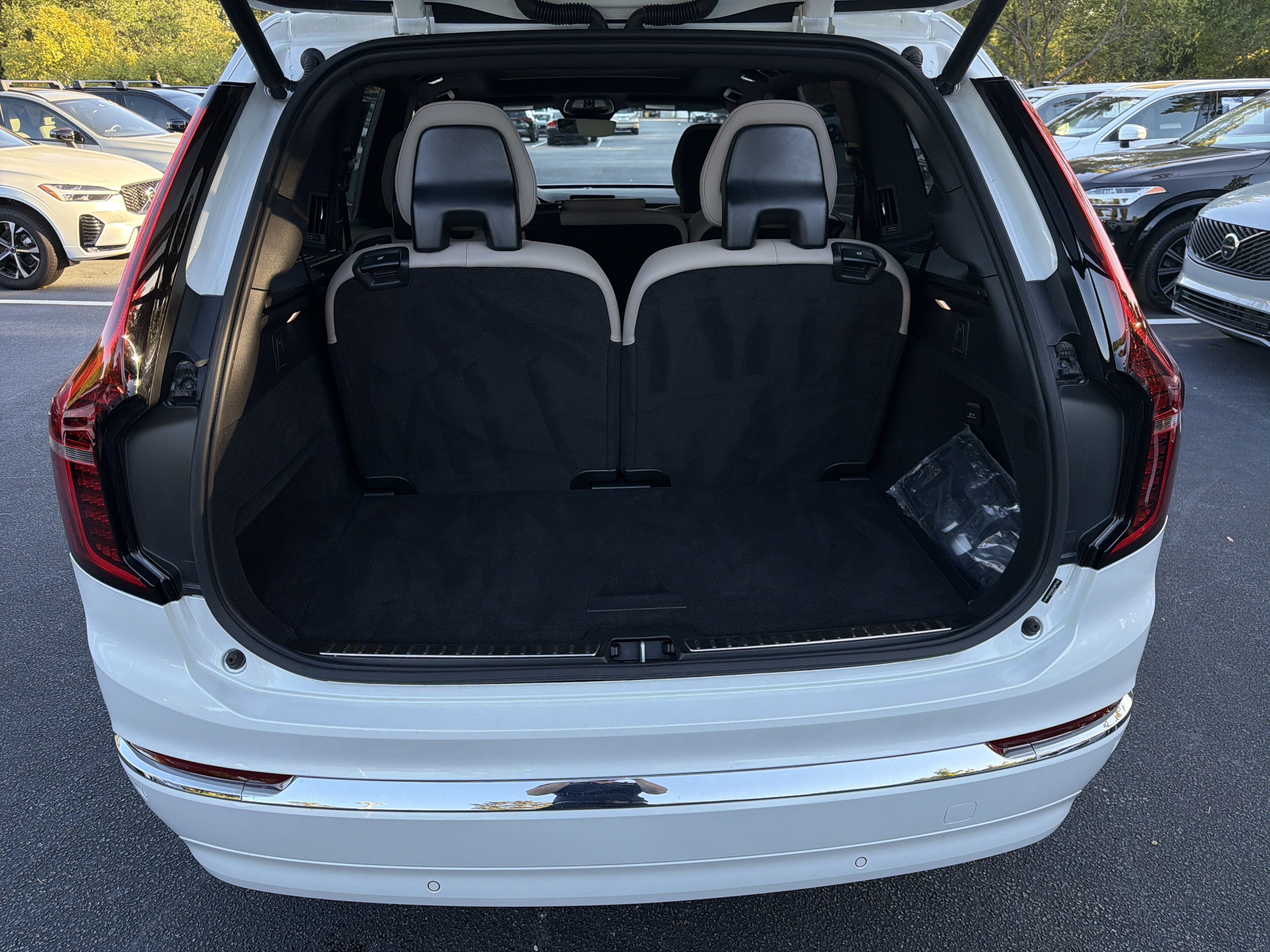 Certified 2025 Volvo XC90 B5 Core AWD/4WD image 34