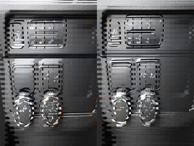 New 2026 Chevrolet Suburban Premier image 28