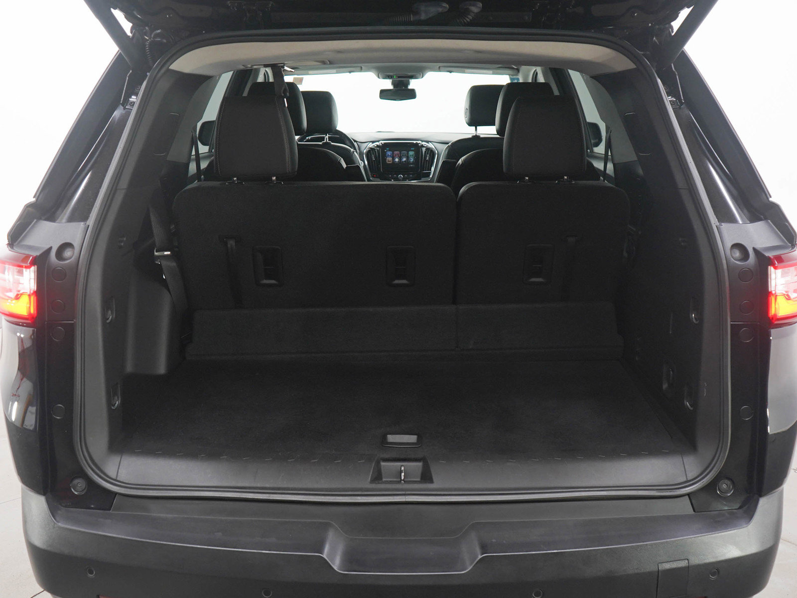 Used 2019 Chevrolet Traverse LT w/ LT Premium Package image 18