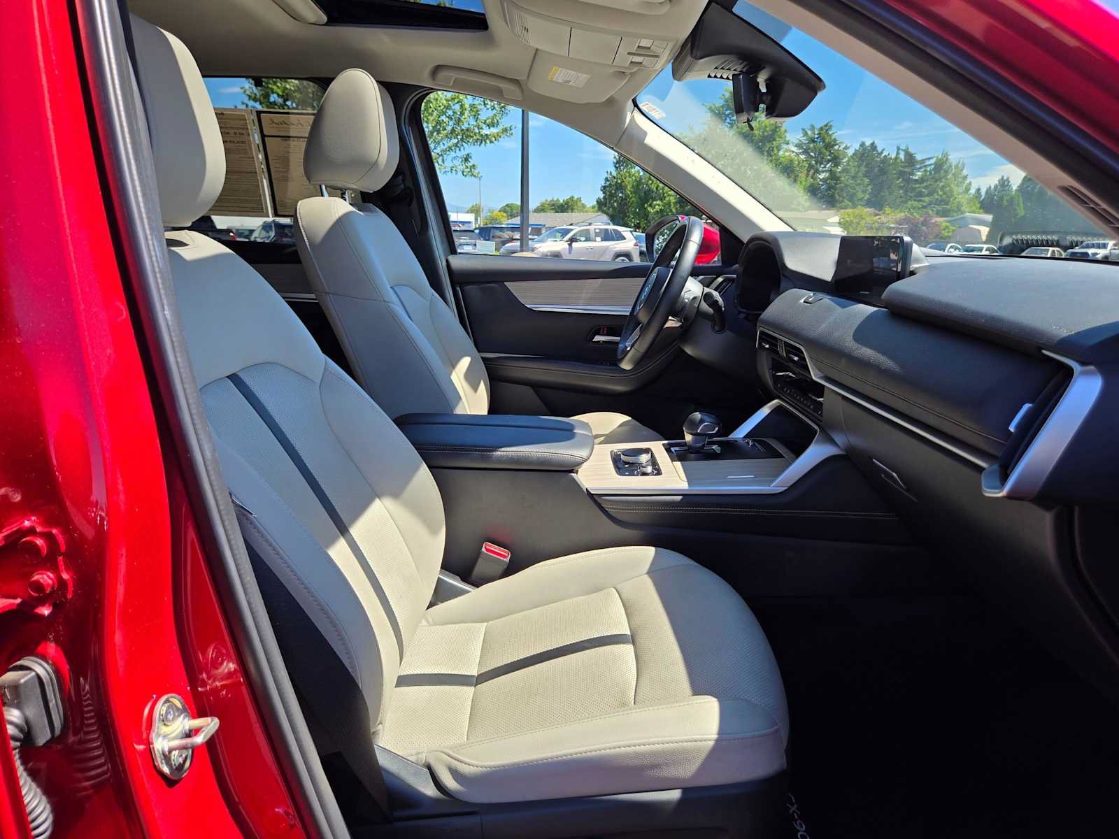 Used 2024 MAZDA CX-90 Plug-In Hybrid w/ Preferred AWD/4WD image 11