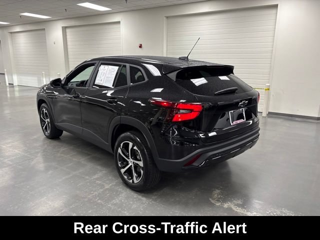 Used 2024 Chevrolet Trax RS w/ Driver Confidence Package FWD image 5