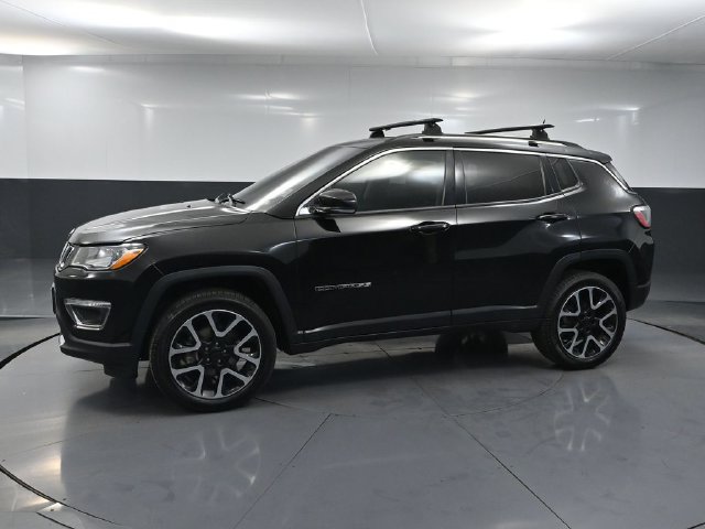 Used 2017 Jeep Compass Limited w/ Navigation Group AWD/4WD image 7