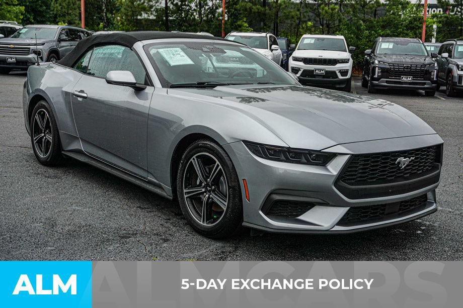 Used 2025 Ford Mustang Premium RWD image 3
