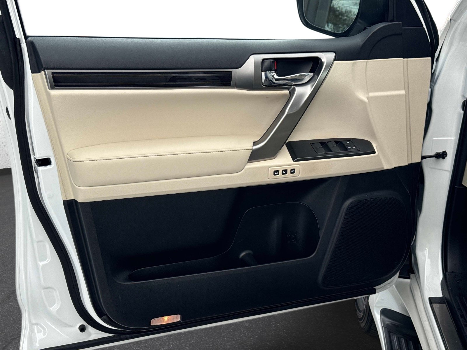 Certified 2023 Lexus GX 460 Premium w/ Accessory Package AWD/4WD image 18