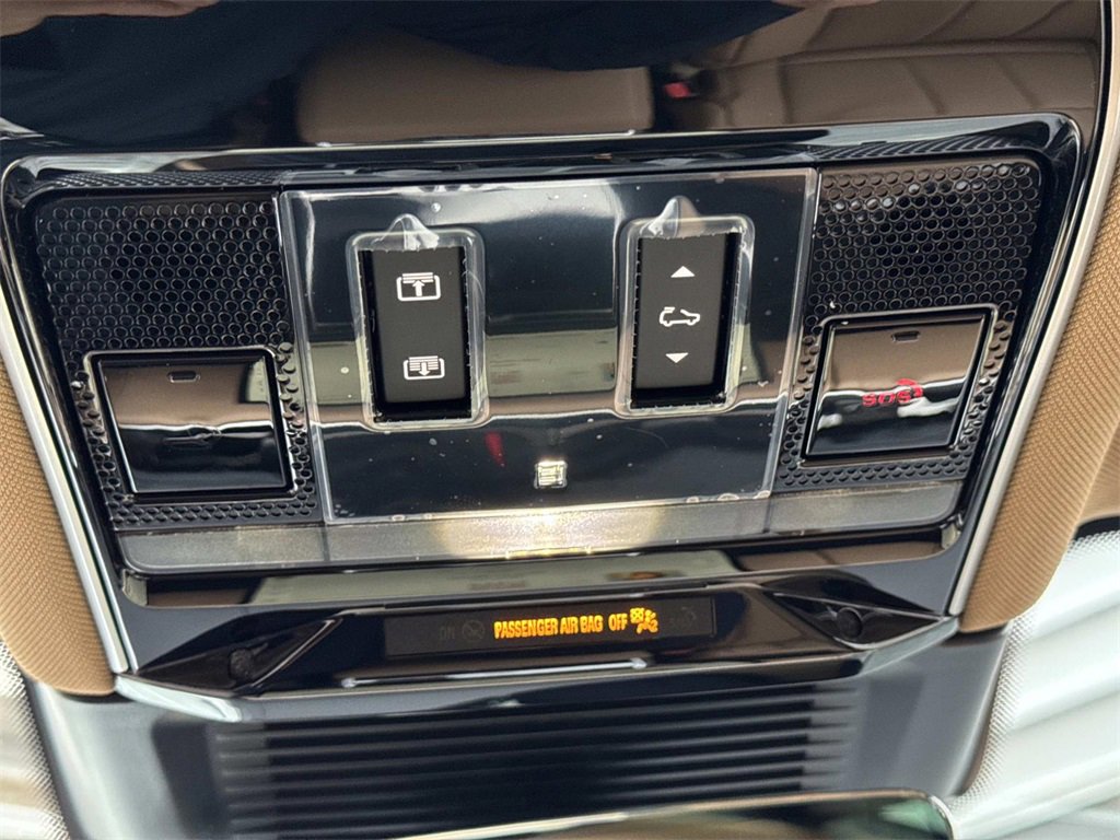 New 2025 Land Rover Range Rover SE image 23