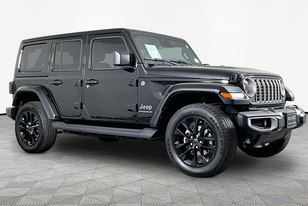 Used 2025 Jeep Wrangler Unlimited Sahara AWD/4WD image 3