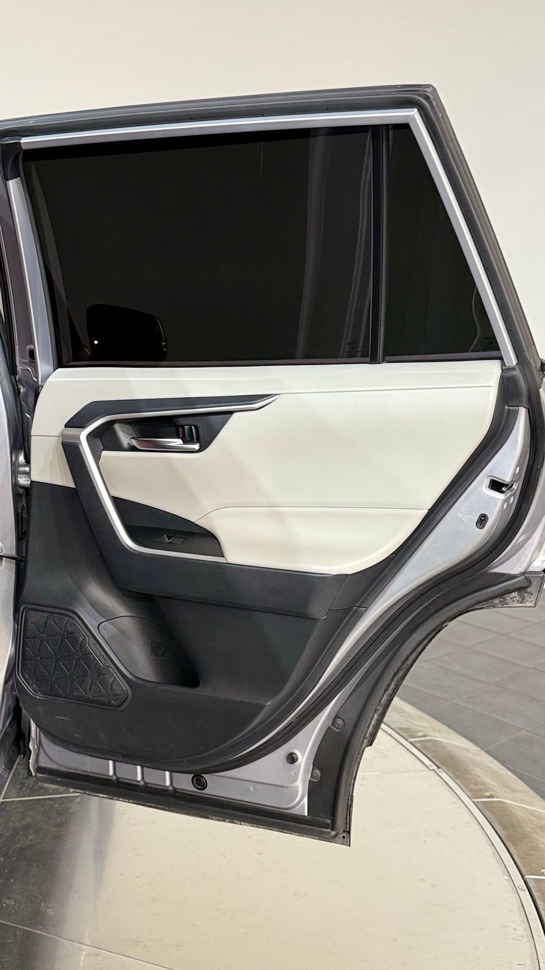 Used 2025 Toyota RAV4 XLE w/ Convenience Package image 56