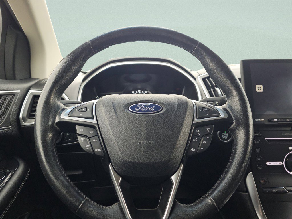 Used 2016 Ford Edge Titanium w/ Technology Package image 28