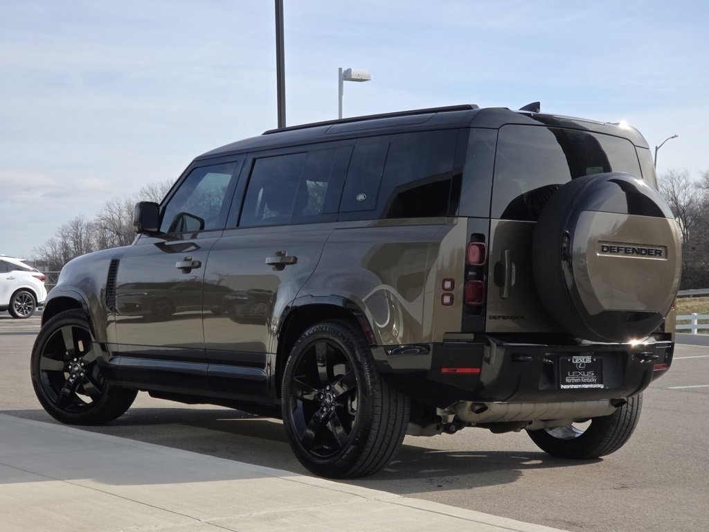 Used 2024 Land Rover Defender 110 X-Dynamic SE image 30