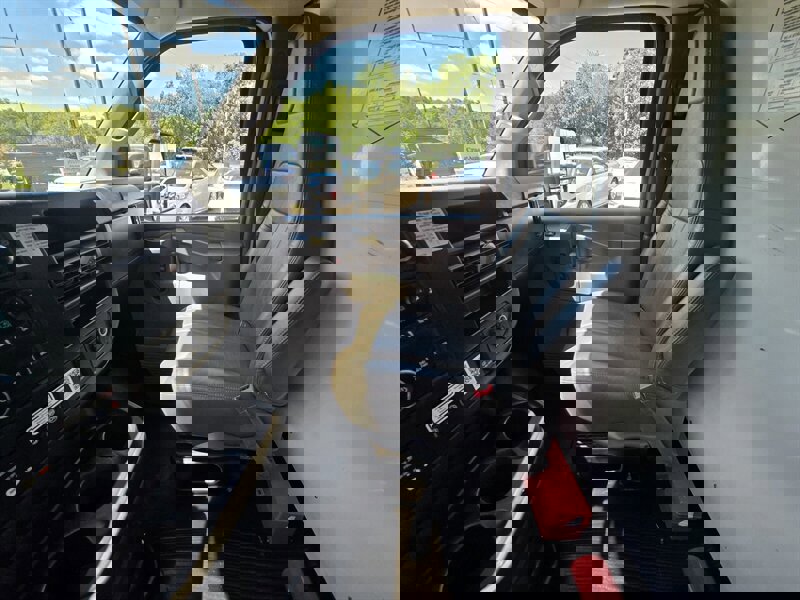 Used 2018 GMC Savana 3500 Extended w/ Driver Convenience Package image 17