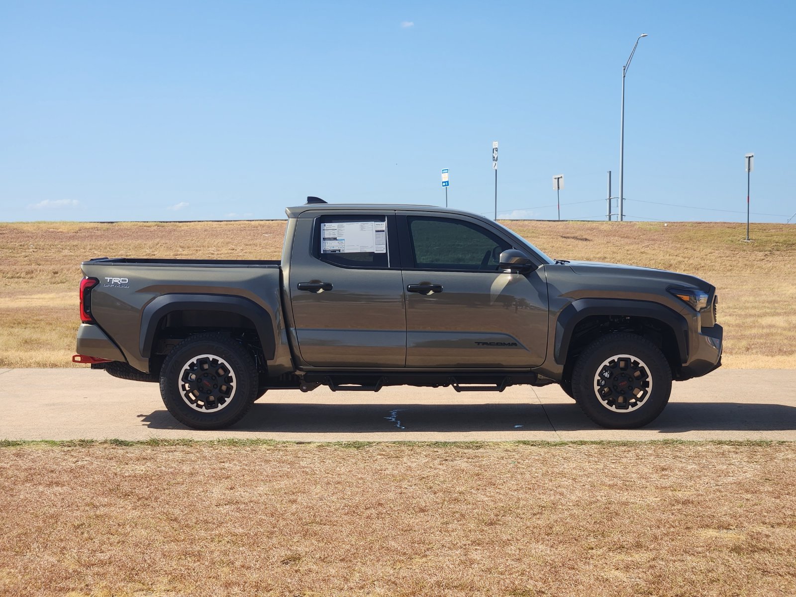 New 2026 Toyota Tacoma TRD Off-Road AWD/4WD image 7