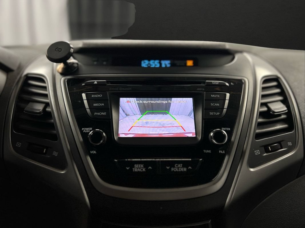Used 2015 Hyundai Elantra SE w/ Option Group 03 FWD image 26