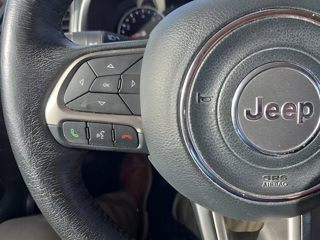 Used 2022 Jeep Renegade Latitude w/ Convenience Group AWD/4WD image 14