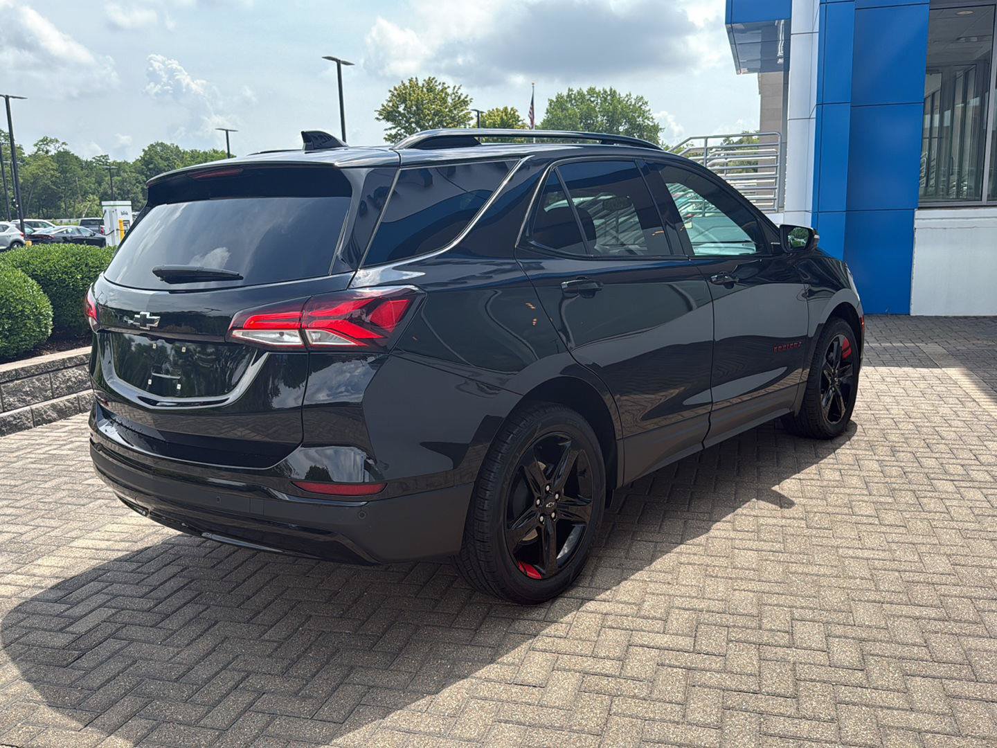 Used 2024 Chevrolet Equinox Premier w/ Redline Edition FWD image 5