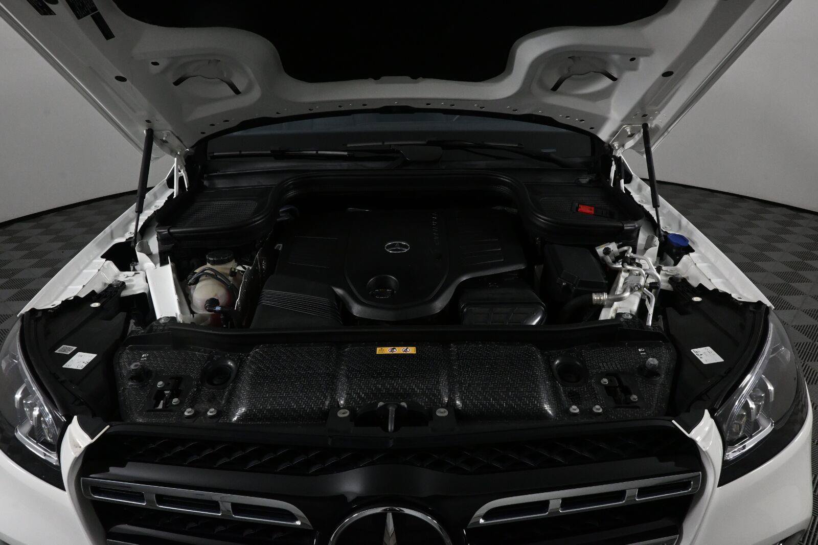 Certified 2022 Mercedes-Benz GLS 450 4MATIC image 33