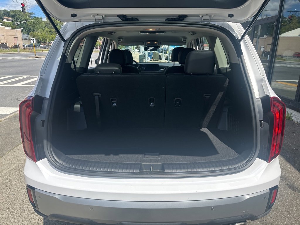 Used 2023 Kia Telluride S image 7