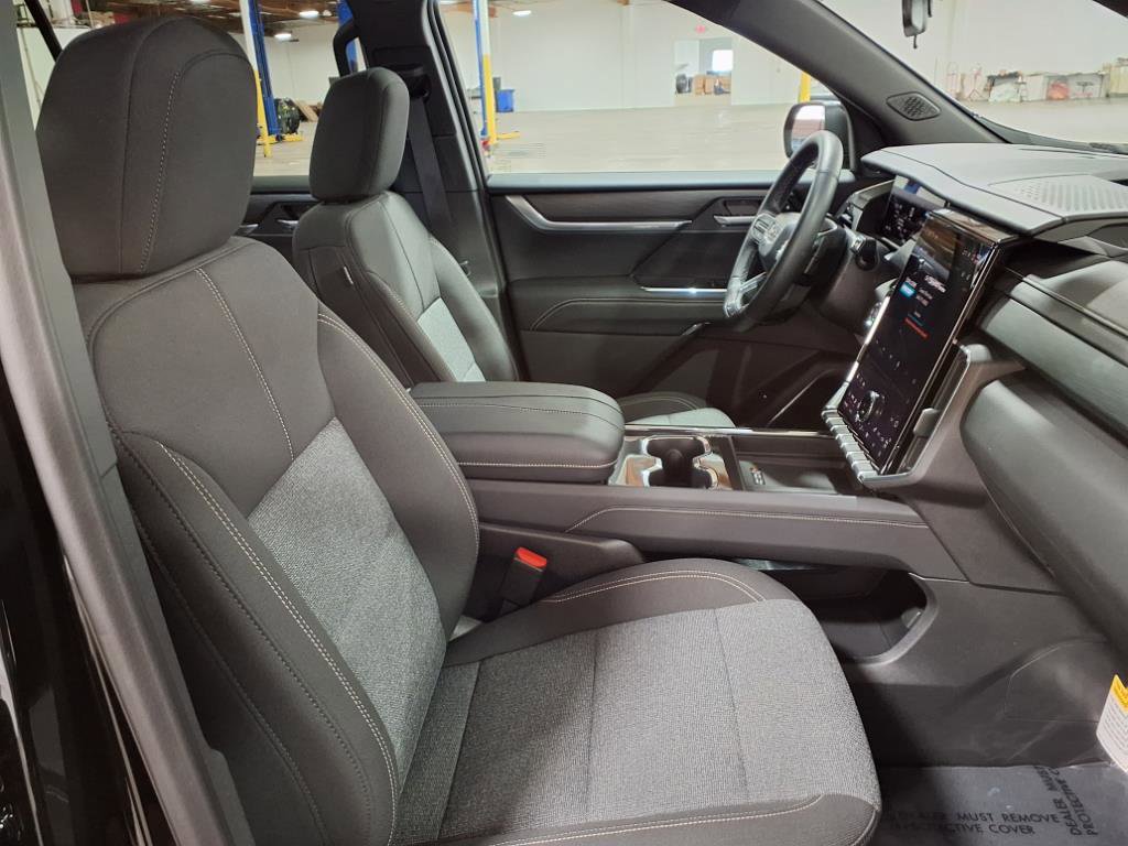 Used 2025 GMC Acadia Elevation image 22