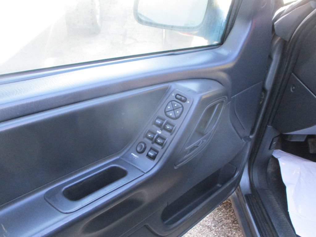 Used 2003 Jeep Grand Cherokee Laredo AWD/4WD image 8