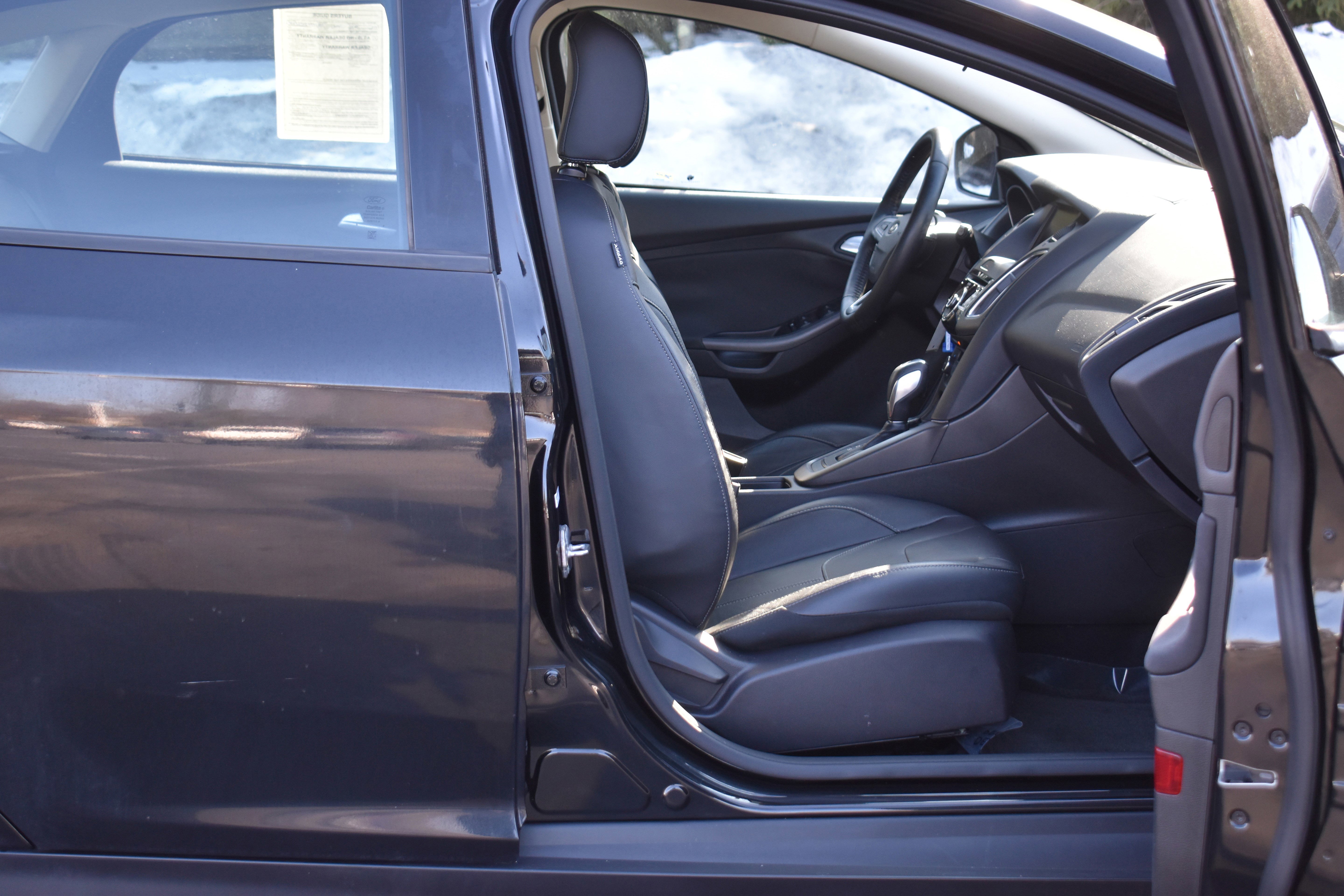 Used 2015 Ford Focus SE w/ Equipment Group 201A image 23