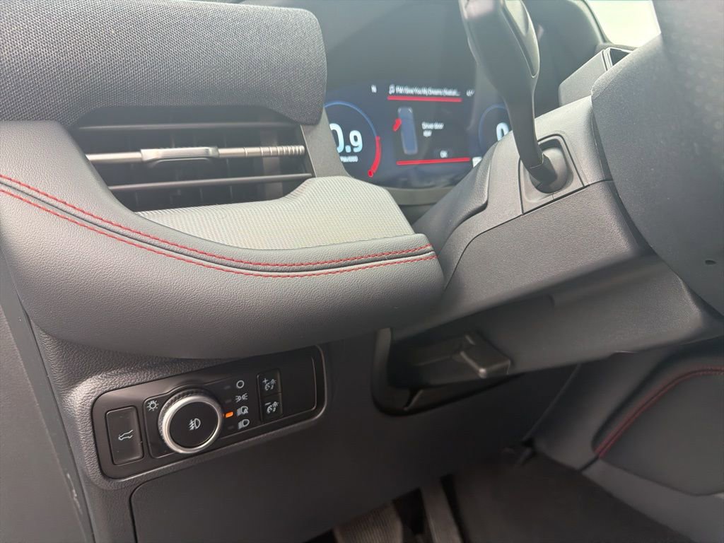 Used 2025 Ford Explorer ST-Line image 18