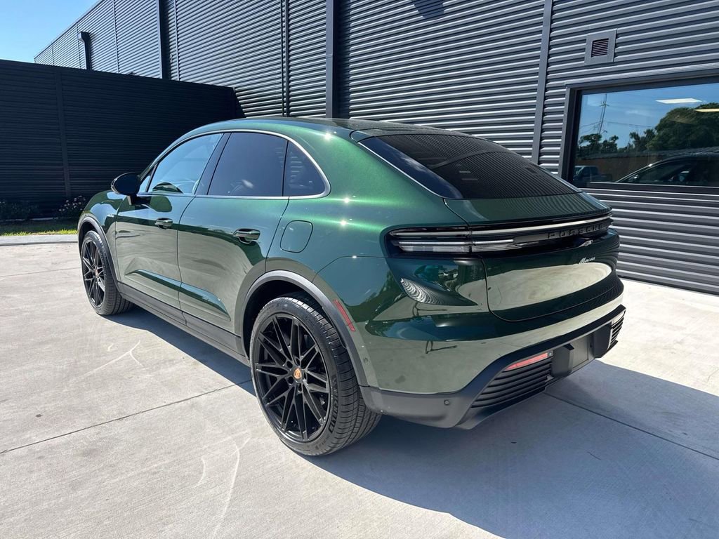 New 2026 Porsche Macan Electric image 3