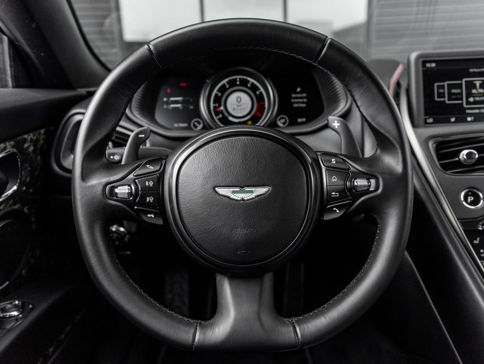 Used 2017 Aston Martin DB11 V12 RWD image 29