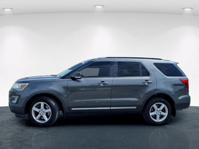 Used 2017 Ford Explorer XLT AWD/4WD image 11