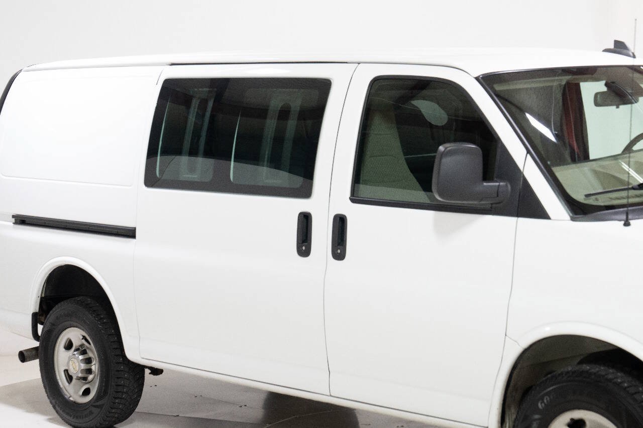 Used 2021 Chevrolet Express 2500 w/ Driver Convenience Package RWD image 12