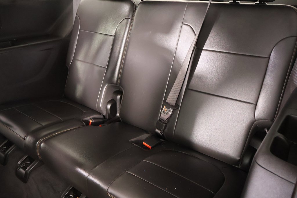 Used 2021 Chevrolet Traverse LT image 13