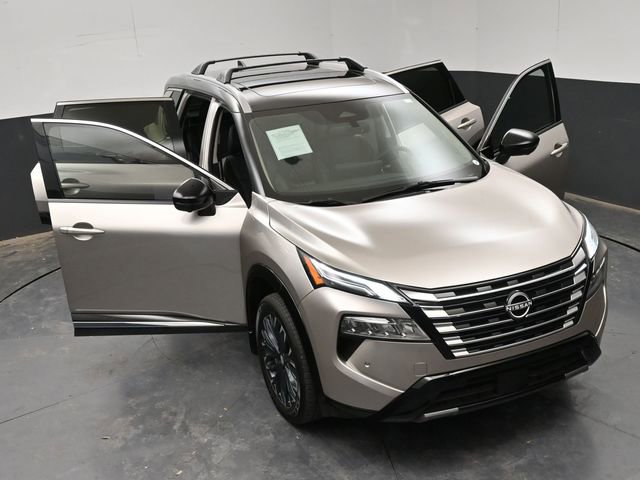 Certified 2025 Nissan Rogue Platinum image 29