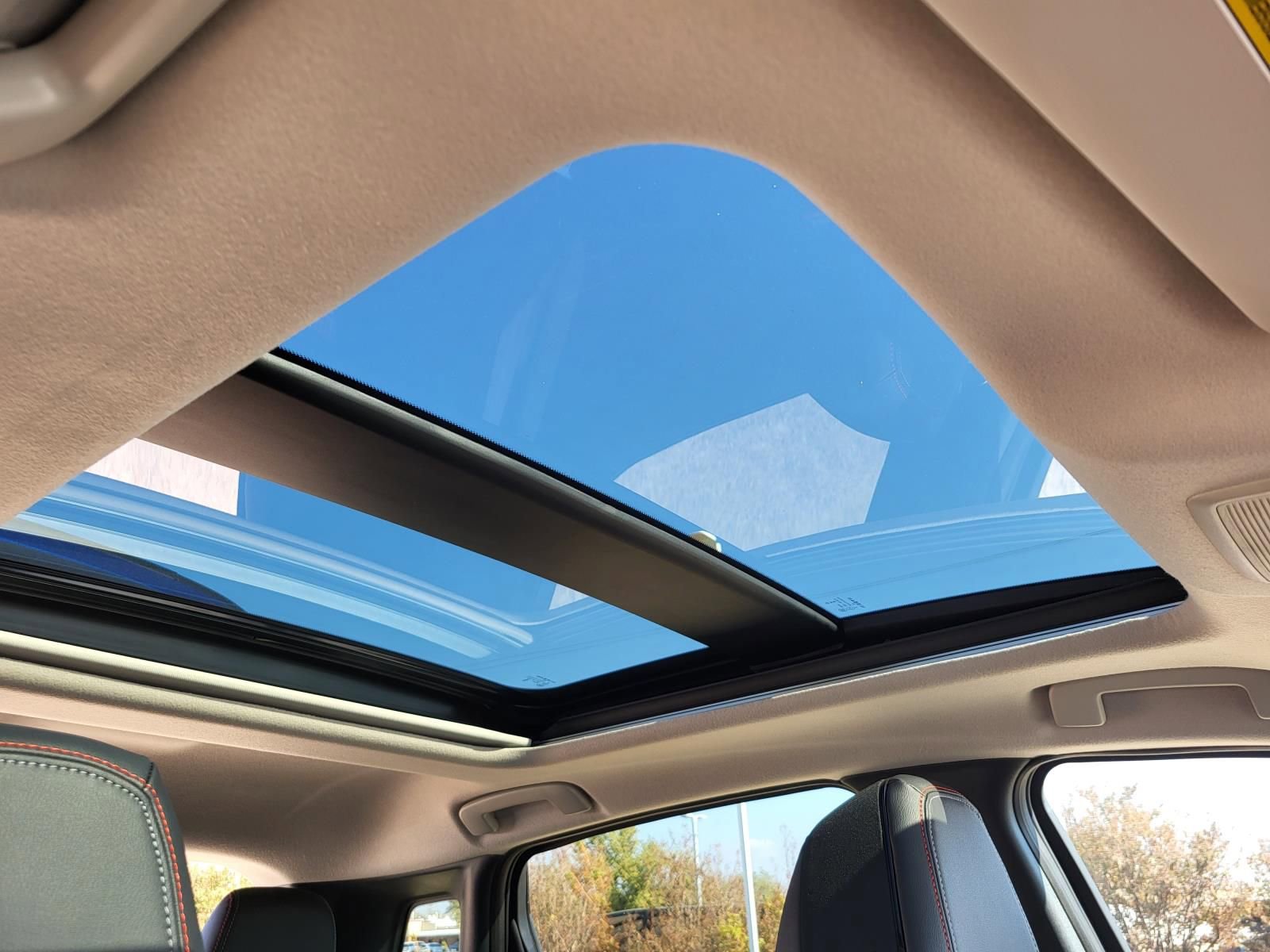 New 2026 Nissan Kicks SR w/ SR Premium Package FWD image 14
