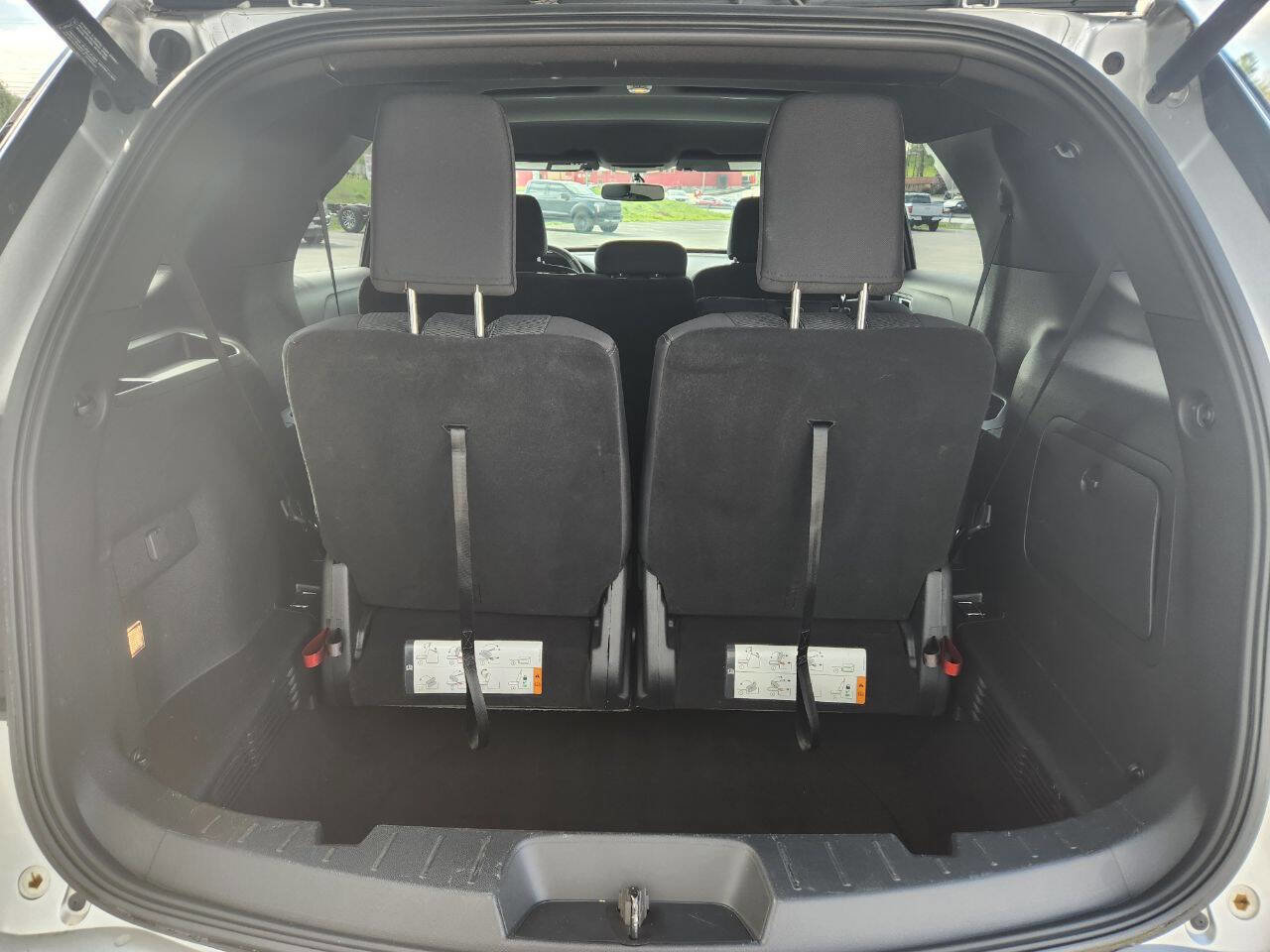 Used 2019 Ford Explorer XLT w/ Equipment Group 201A AWD/4WD image 7
