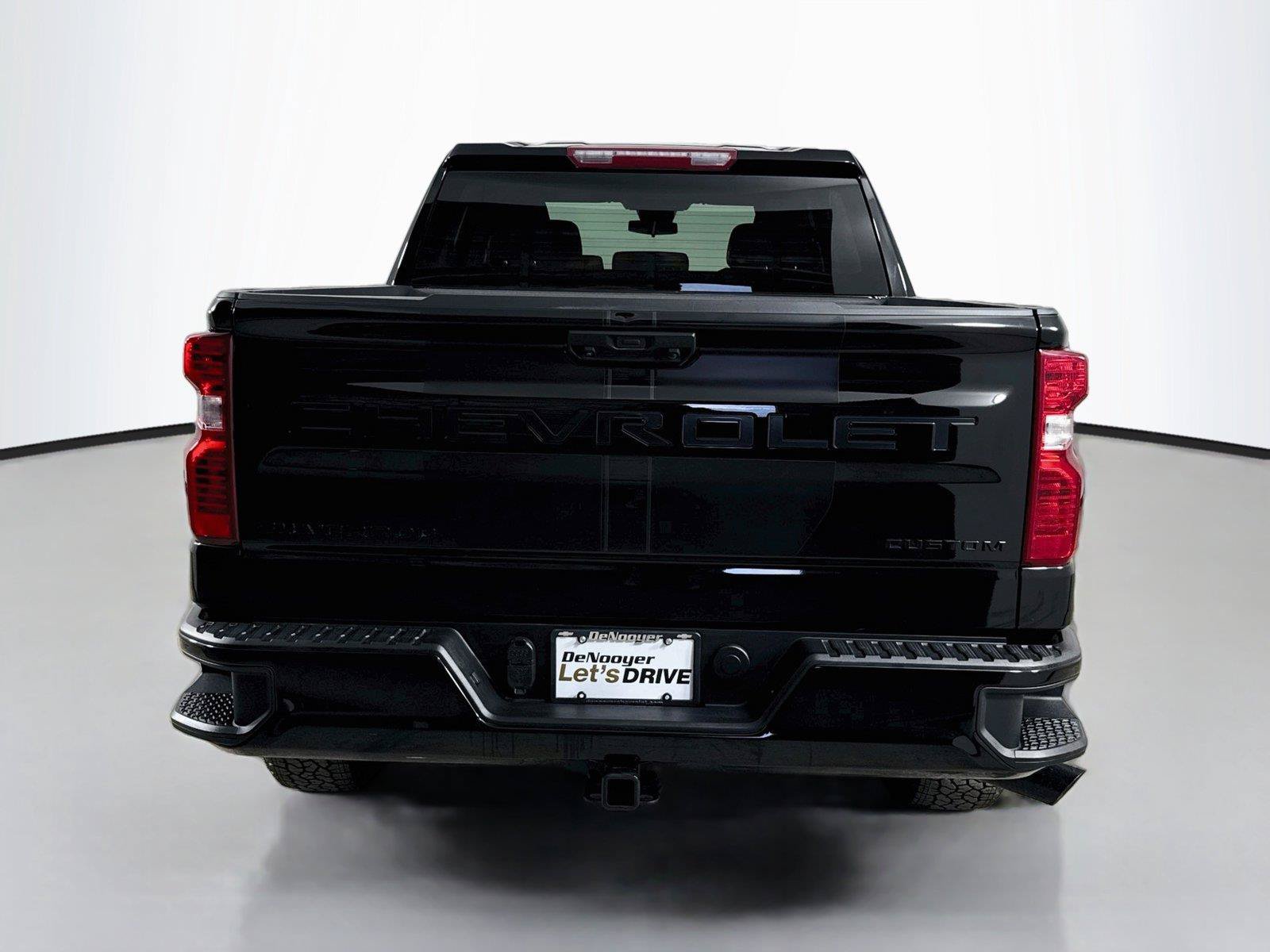 Used 2023 Chevrolet Silverado 1500 Custom w/ Rally Edition AWD/4WD image 11